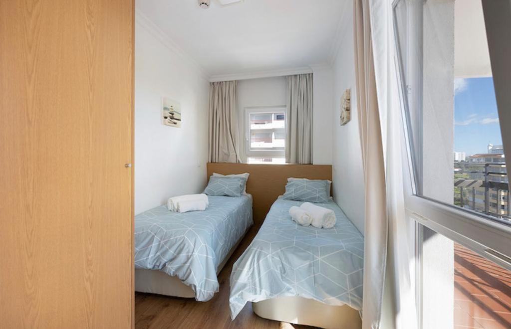 Cozy Apartment With Seaview 300M From The Beach Portimao Exterior photo